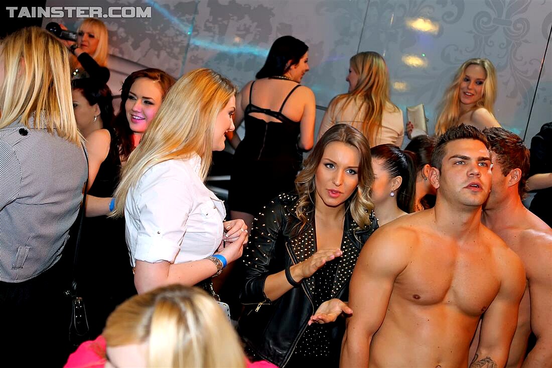partyhardcore-model-8.jpg