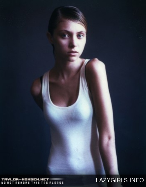 taylor_momsen_taylor_momsen_studio_c27S16S_sized.jpg